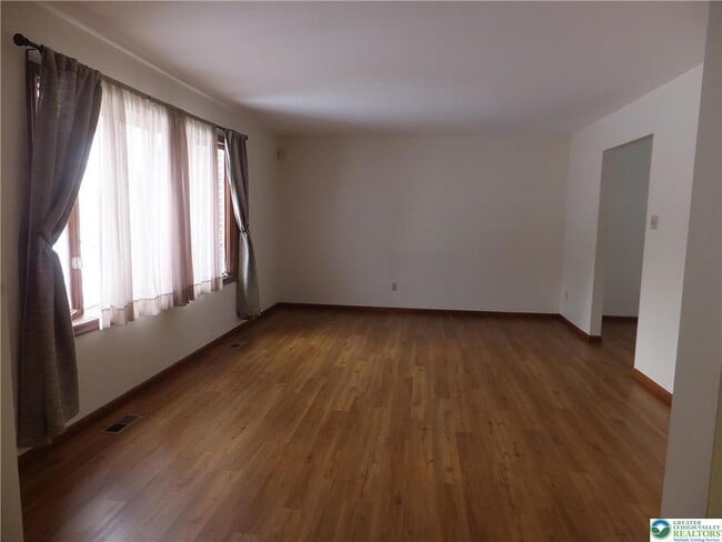 Building Photo - 1207 Kressler Rd