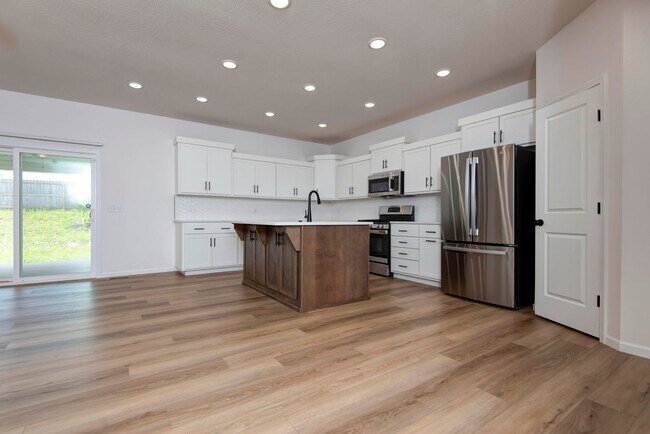 Building Photo - 2013 South St