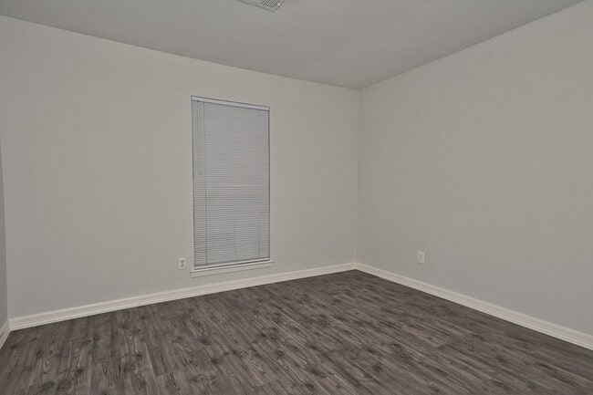 Building Photo - 9243 Friendship Rd