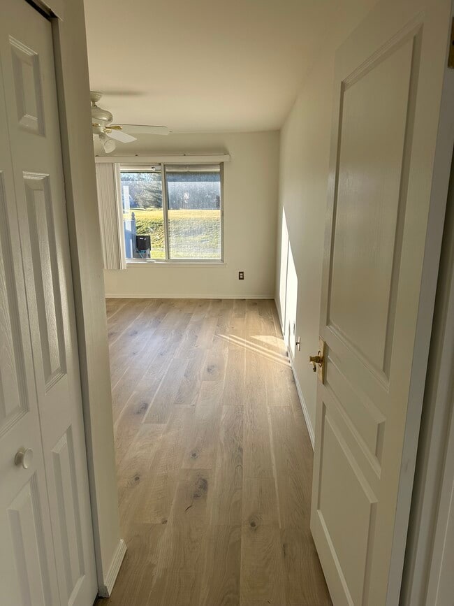 Building Photo - 745 Spring Lake Dr