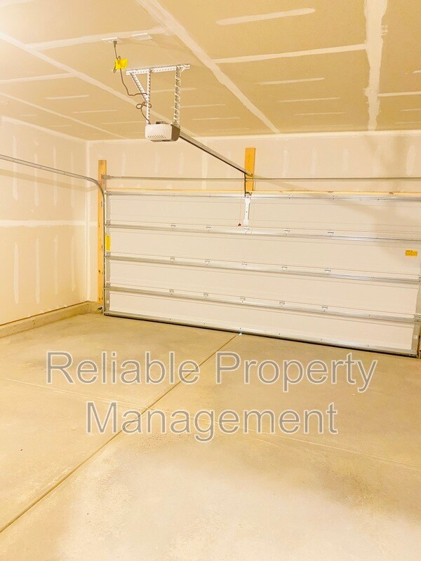 Building Photo - 651 Roy Adams Rd