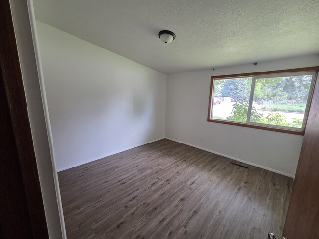 Building Photo - 2215 Terrace Dr