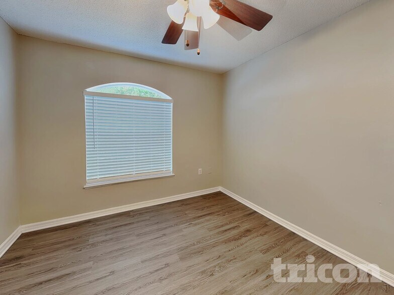 Building Photo - 13822 Gentle Woods Ave