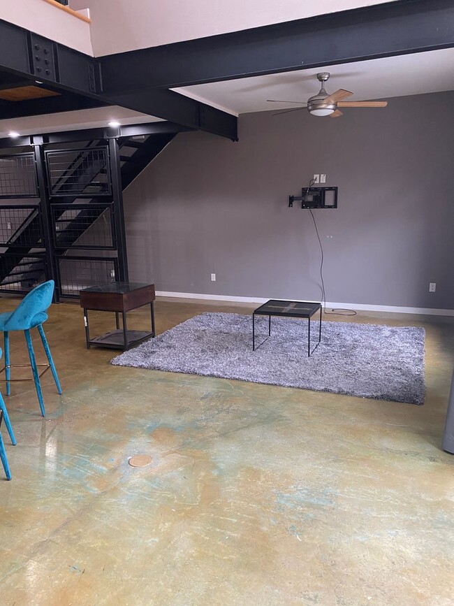 Building Photo - Contemporary 2 Bedroom, 2.5 Bath townhouse...