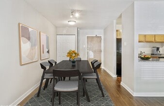 Building Photo - Oak Park City Apartments