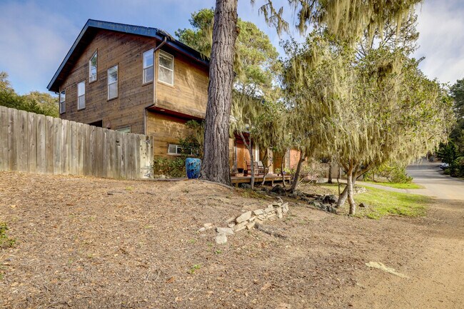 Building Photo - 2760 Trenton Ave