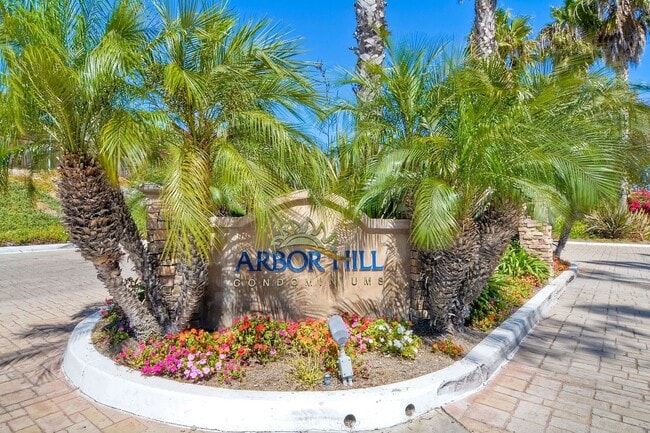 Building Photo - Gated Community - Ready To Go