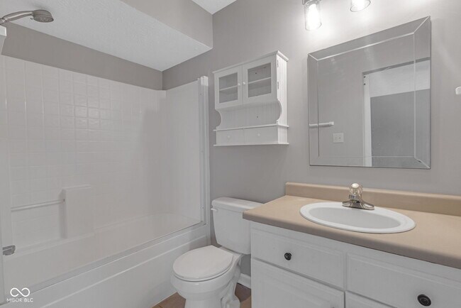 Building Photo - 6318 Pickwick Ct