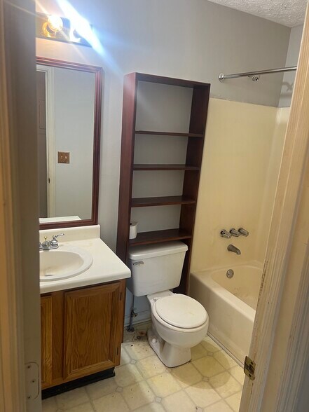 Building Photo - 6424 Charter Way
