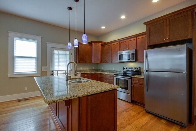 Building Photo - 5106 Indiana Ave