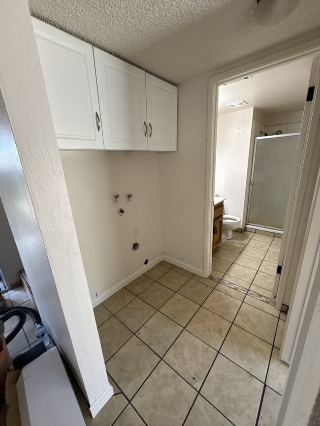 Building Photo - 1166 Bel Aire Cir