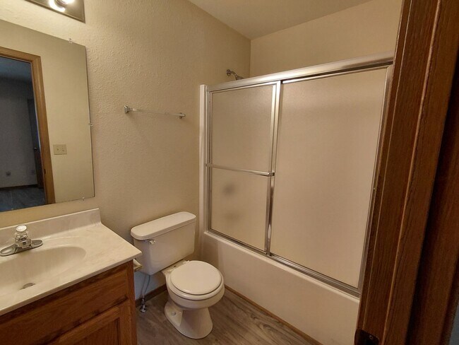 Building Photo - 24910 Scenic Dr