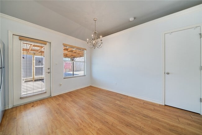 Building Photo - 2317 White Star Dr