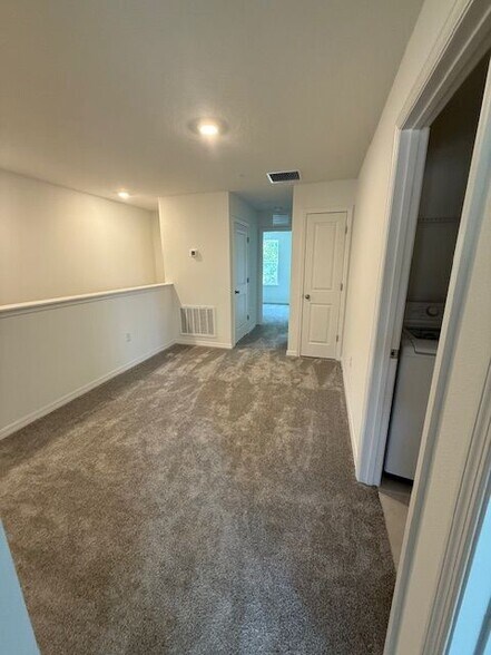 Building Photo - 5236 Luisa Ct