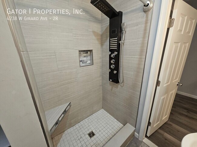 Building Photo - 4238 W Girard Ave