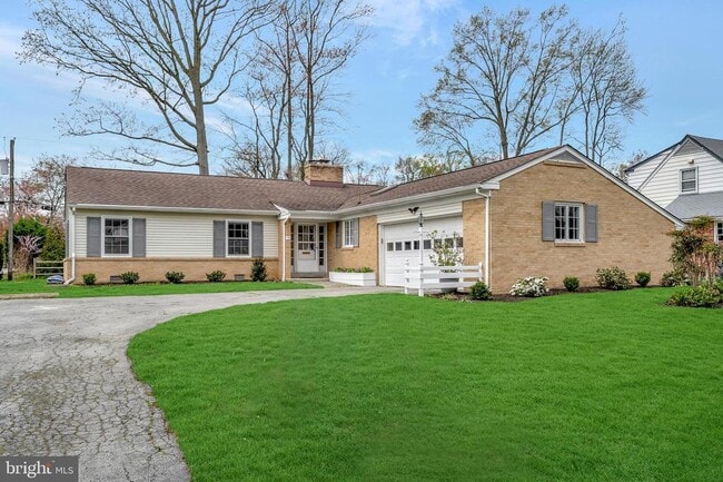 Building Photo - 719 Halstead Rd