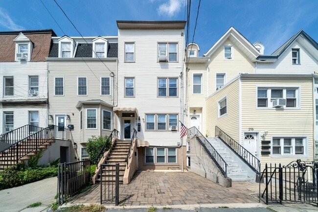 Building Photo - 213 Ogden Ave.