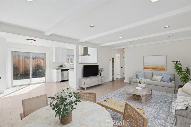 Building Photo - 2048 Garden Ln