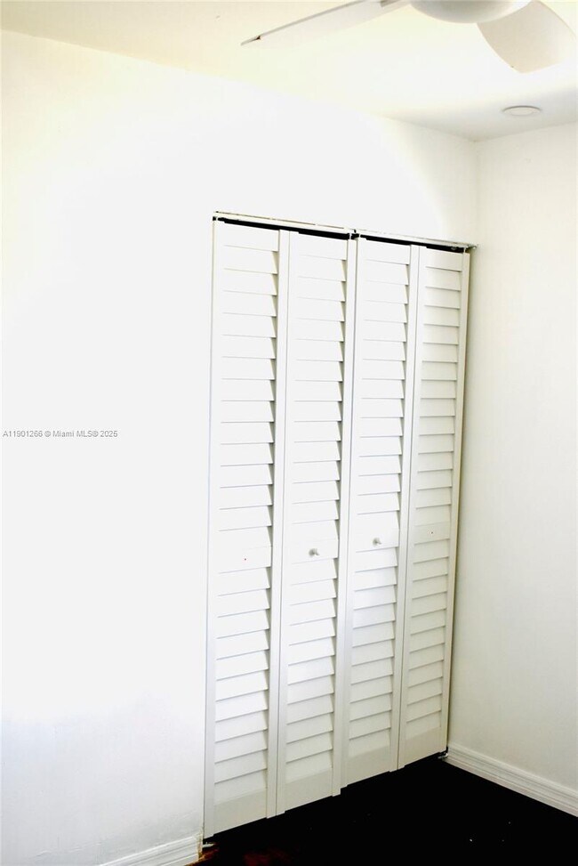 Building Photo - 2280 SW 43rd Ave