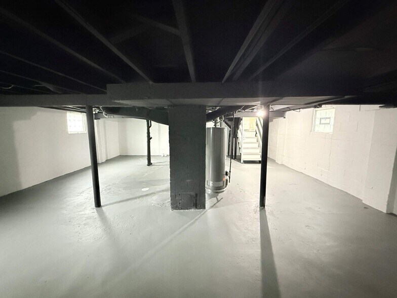 Building Photo - Freshly Renovated 2-Bedroom Home – Quality Living for All!