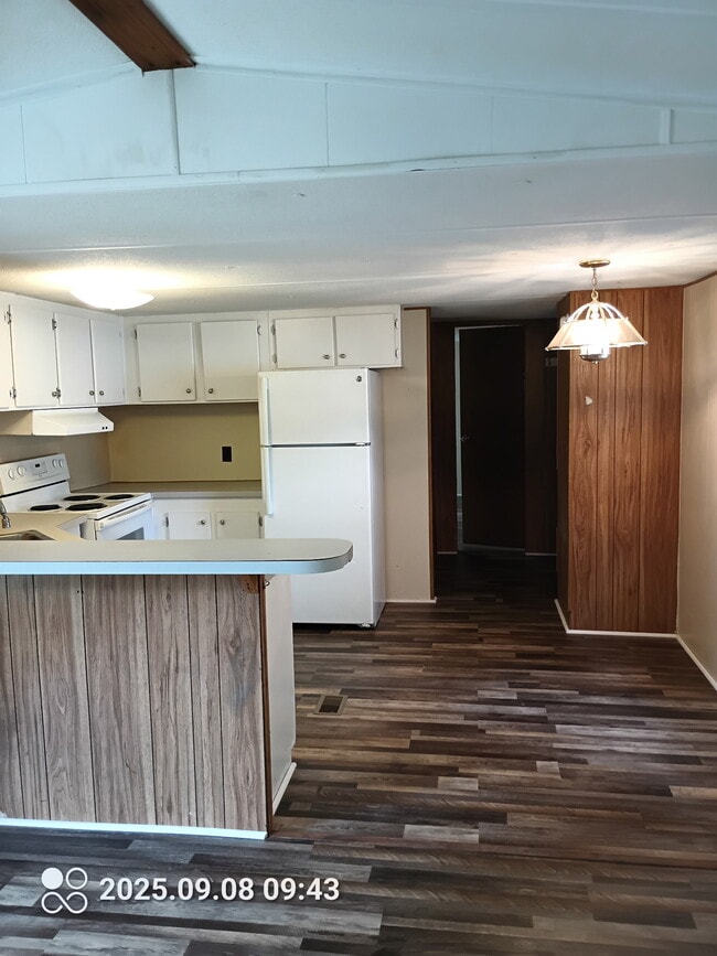 Building Photo - 251 Walnut Branch Dr