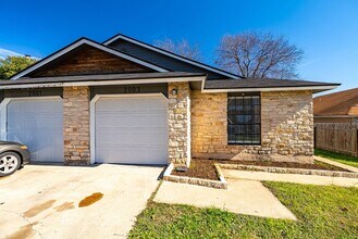 Building Photo - Charming 3-Bed Willowbend Home: Fireplace, Stainless Appliances, Garage, and Spacious Backyard!