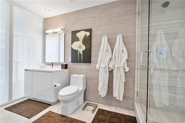 Building Photo - 2200 N Ocean Blvd