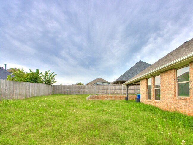 Building Photo - 8140 Jenny Ln