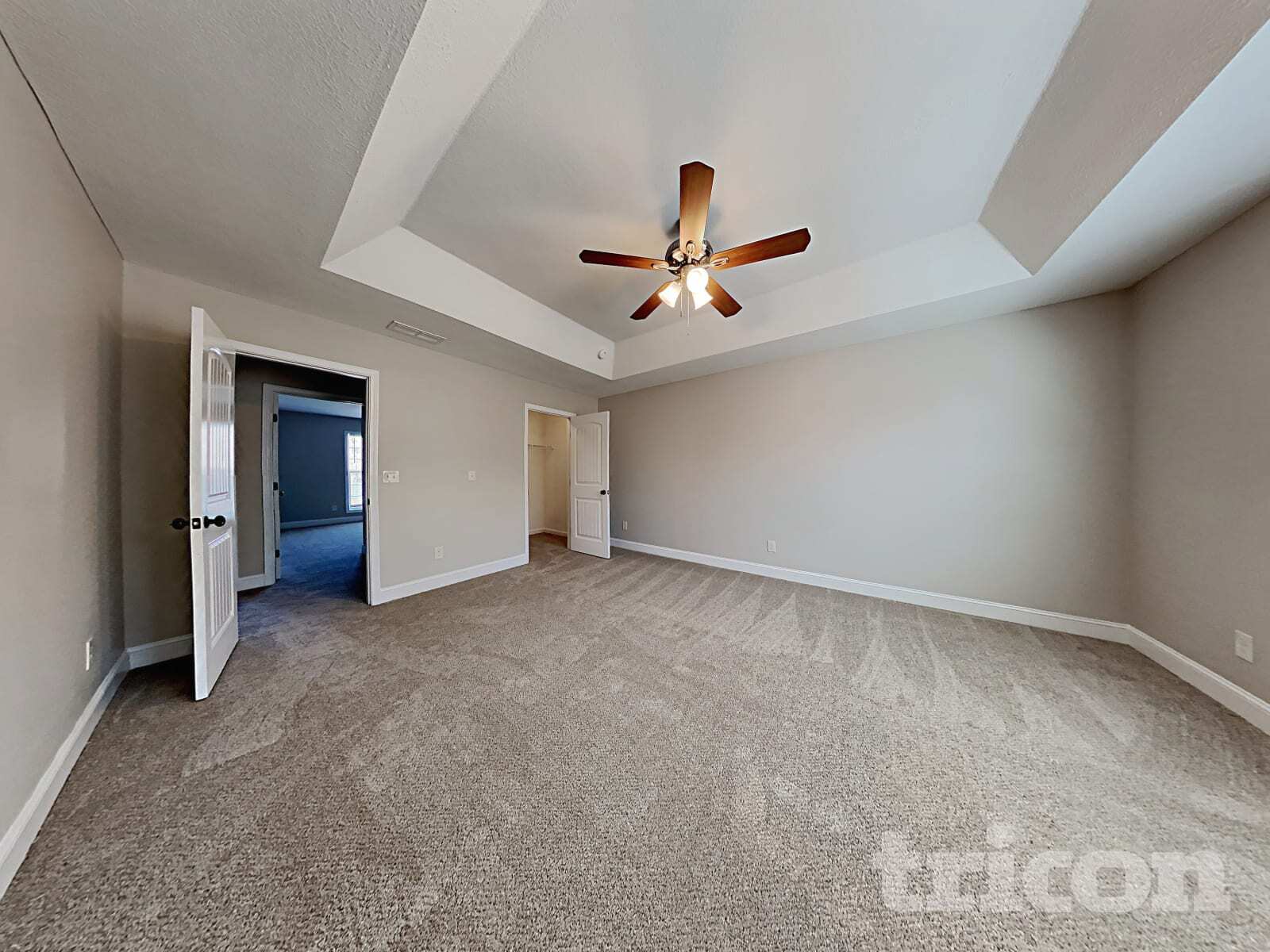 Building Photo - 598 Embassy Walk