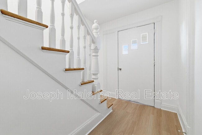 Building Photo - 159 Connecticut Ave