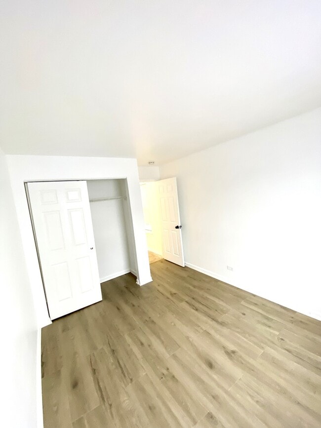 Building Photo - 629 W Streamwood Blvd