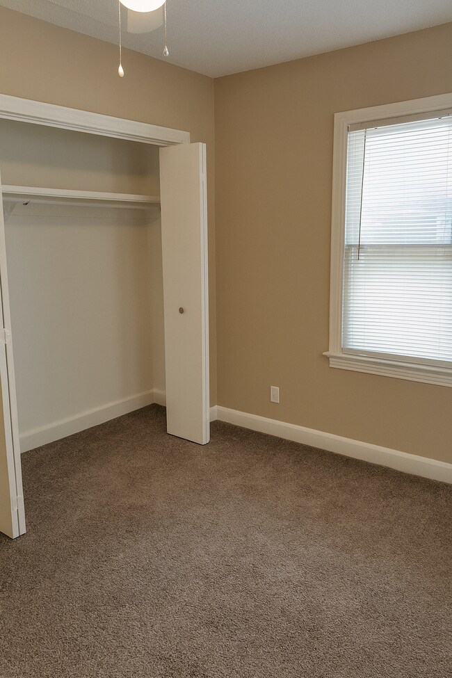 Building Photo - 110 E 30th St