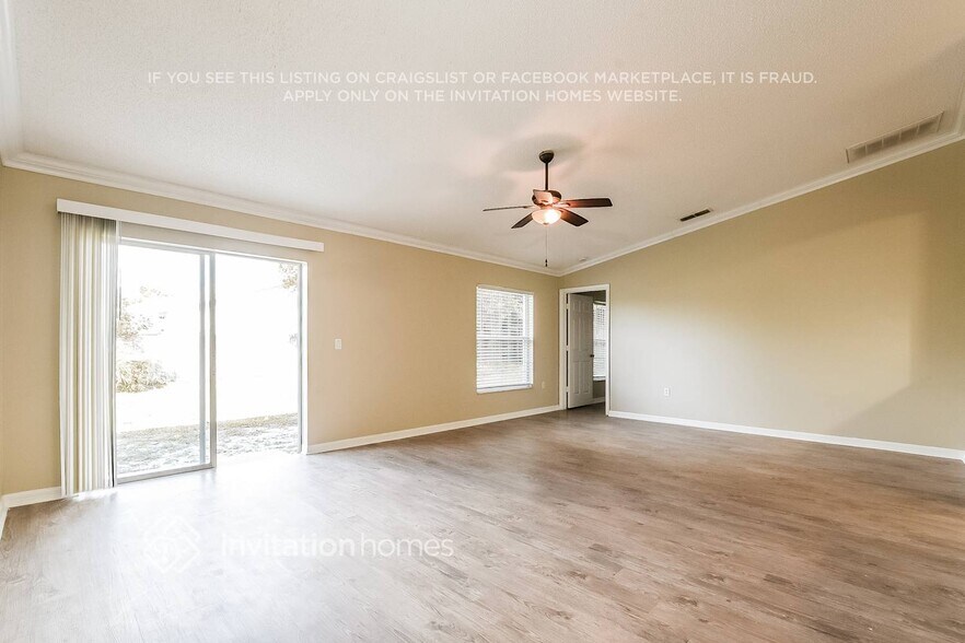 Building Photo - 702 4th Ave N