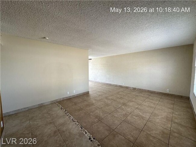 Building Photo - Cozy 4-Bedroom Home Near Las Vegas Strip with Large Yard & Covered Patio