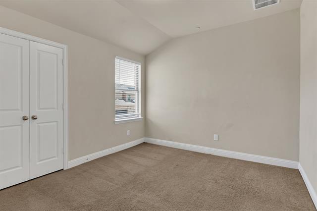 Building Photo - 910 Estelle Dr