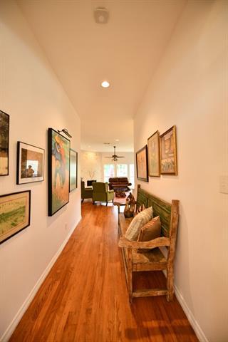Building Photo - 2505 Spring Hill Ln