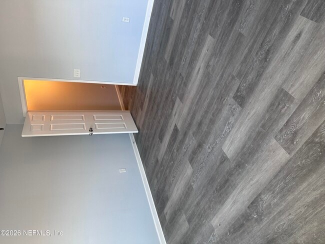 Building Photo - 352 Richmond Dr