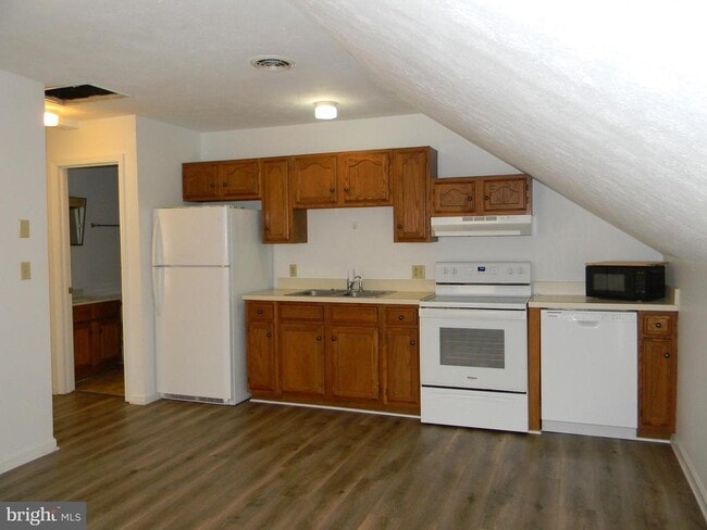 Building Photo - 2 S View Rd