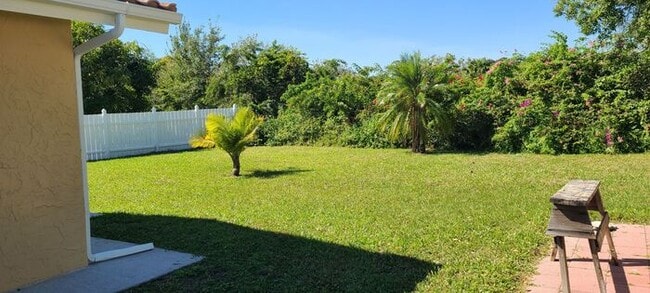 Building Photo - Beautifully Remodeled Home in Poinciana area