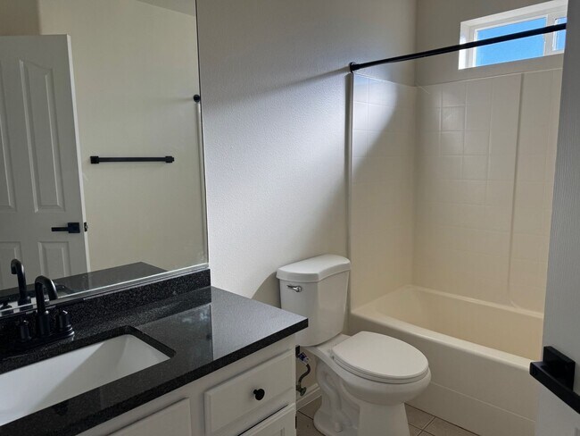 Building Photo - Ranch Rambler in Enoch