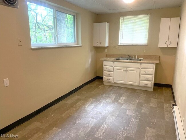 Building Photo - 2809 Sunset Blvd