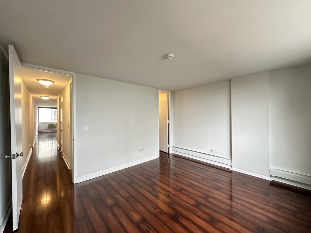 Building Photo - 1442 N Dearborn St
