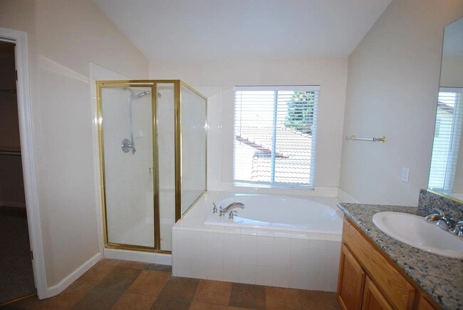 Building Photo - Great home in Elk Grove!