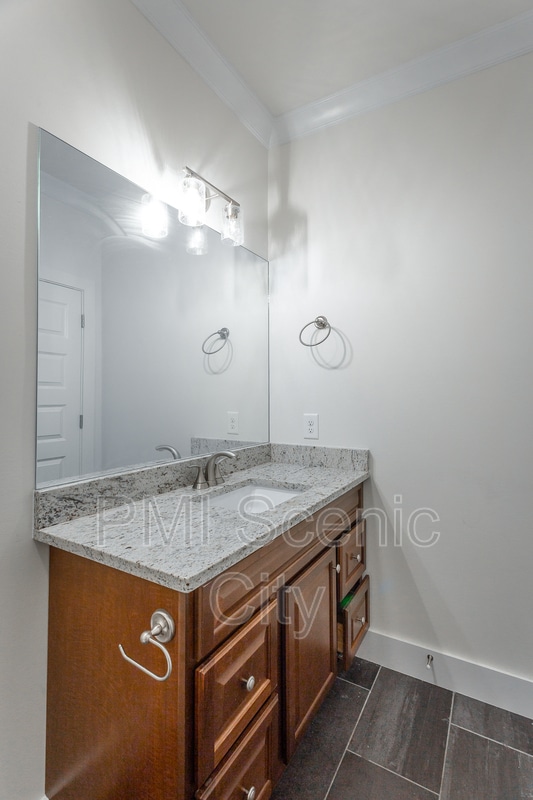 Building Photo - 1886 Young Rd SE