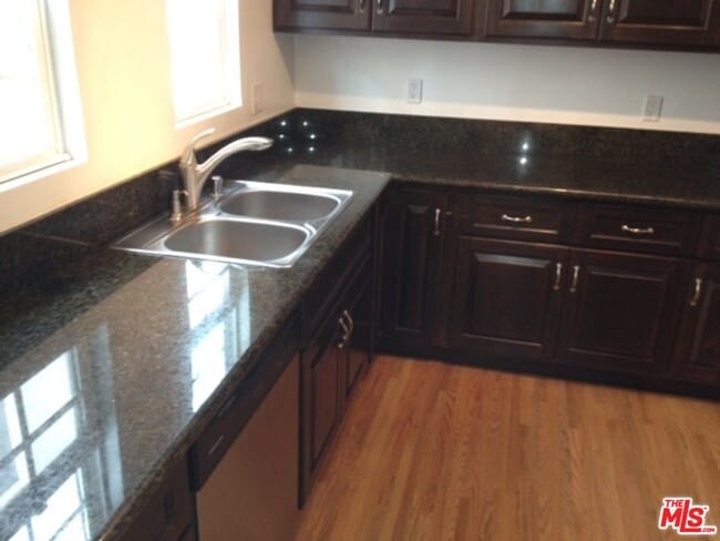 Building Photo - 440 N Orange Grove Ave