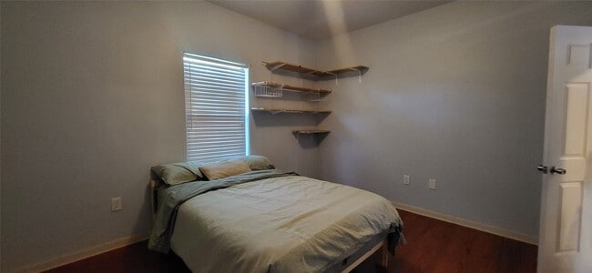 Building Photo - 9734 La Vista Dr