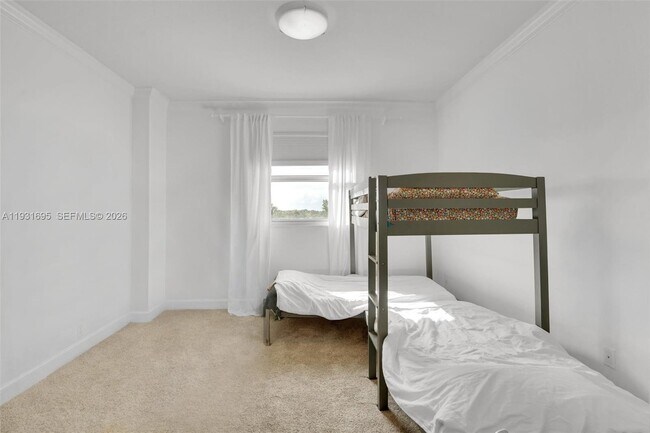 Building Photo - 735 Crandon Blvd