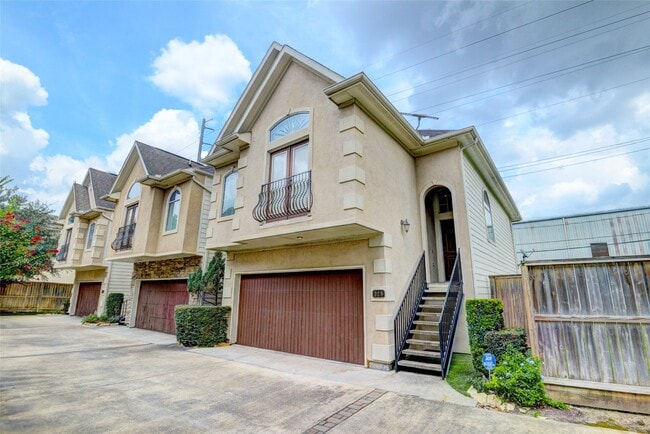 Primary Photo - 328 Cage St