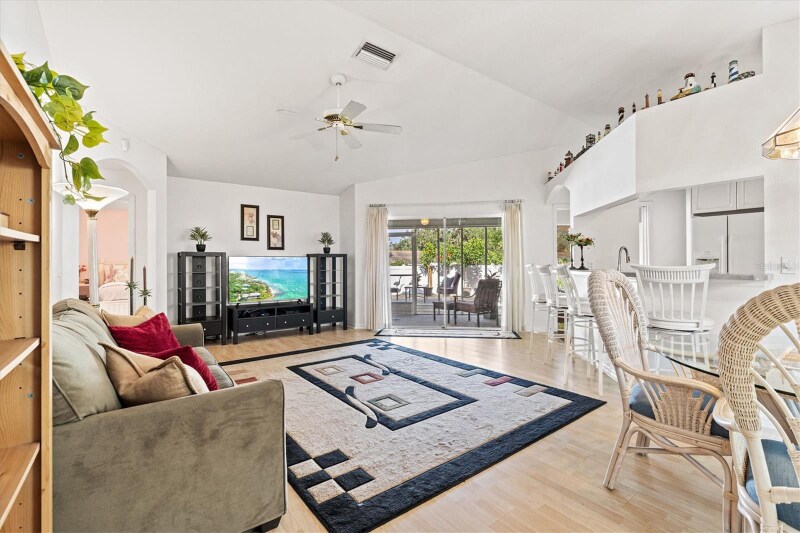 Building Photo - 5128 18th Ln E