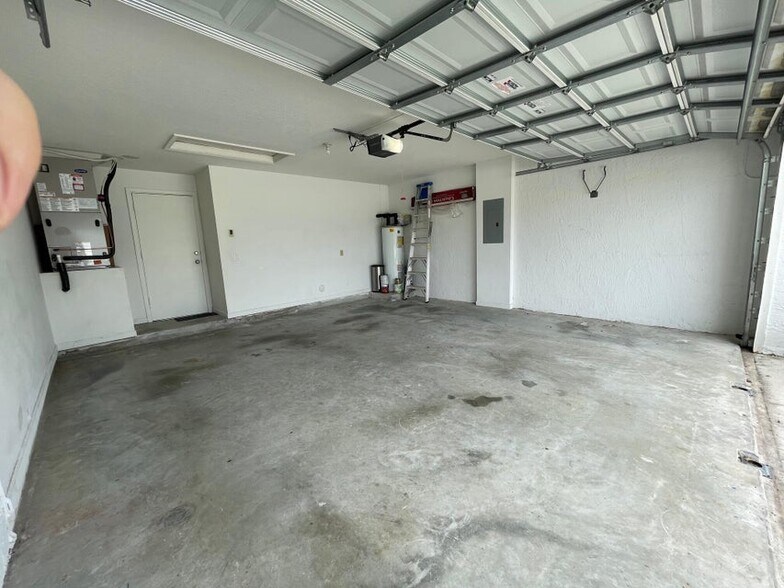 Building Photo - 22875 Barrister Dr